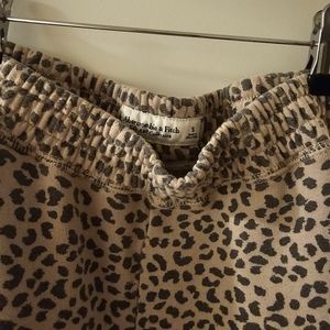 Small bottom/medium top